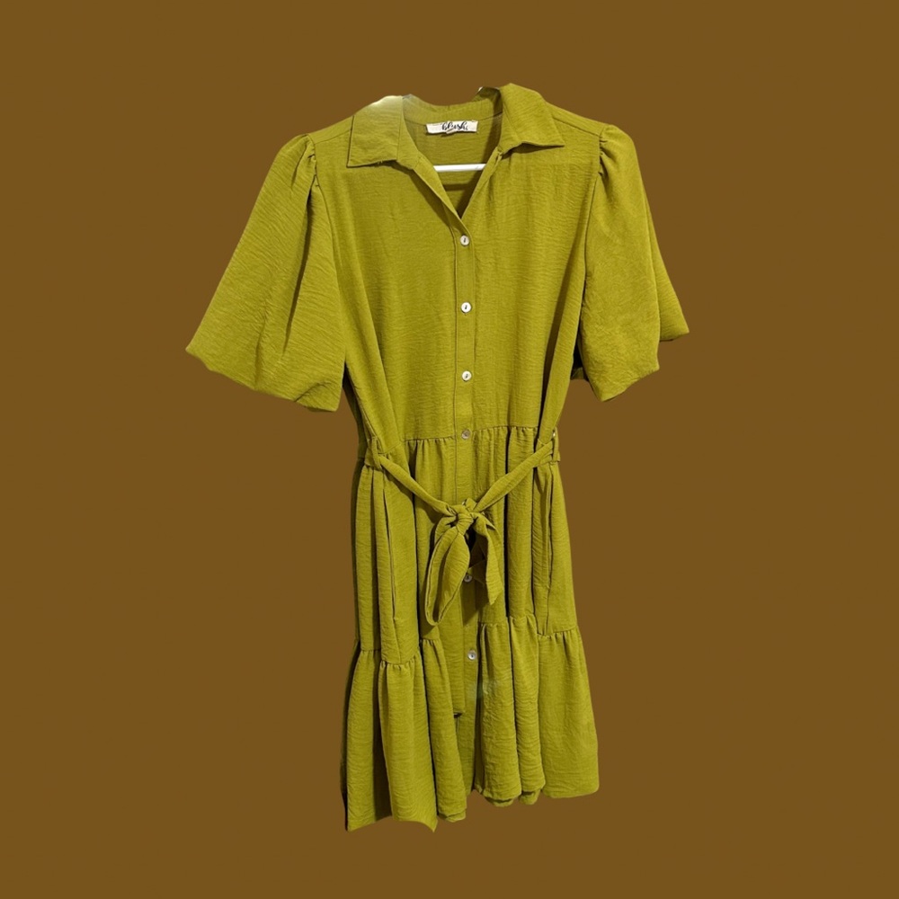 Green puff sleeve dress